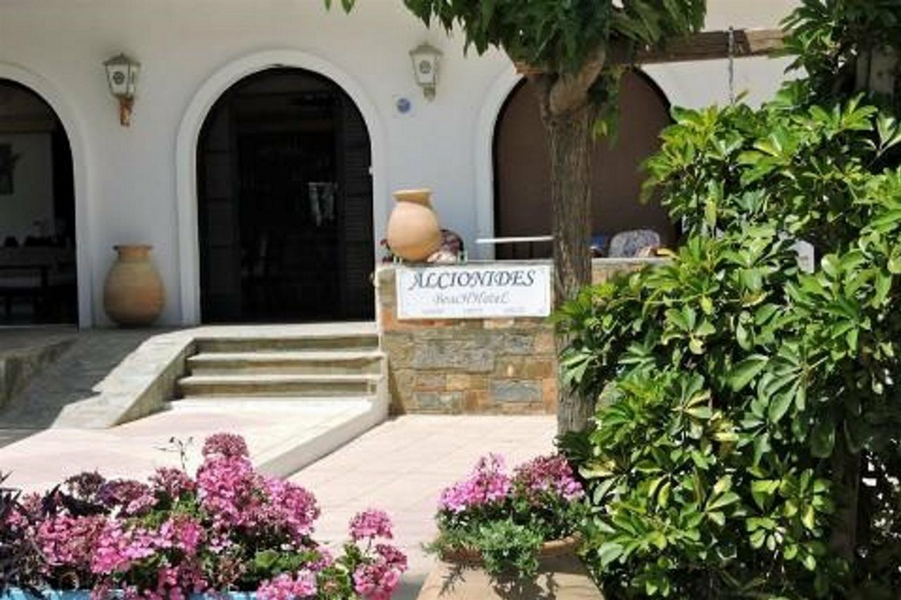 Alkyonides Beach Hotel มาเลีย ภายนอก รูปภาพ